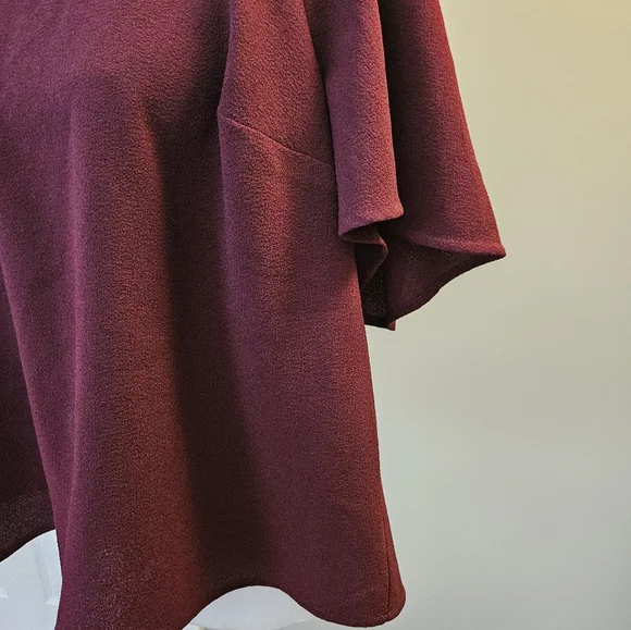 Torrid Burgundy Women's Size 2 Crop Top Shirt New With Tags - Picture 3 of 12